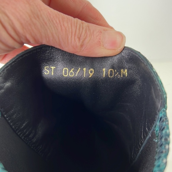 Stuart Weitzman Fifer 80 Emerald Boot with Chunky Heel - Picture 9 of 11